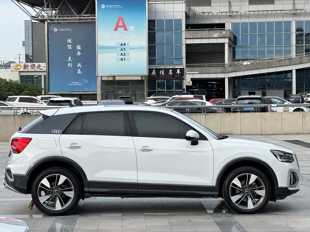 Audi Q2L 2022