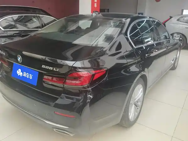 BMW 5 Series 2024