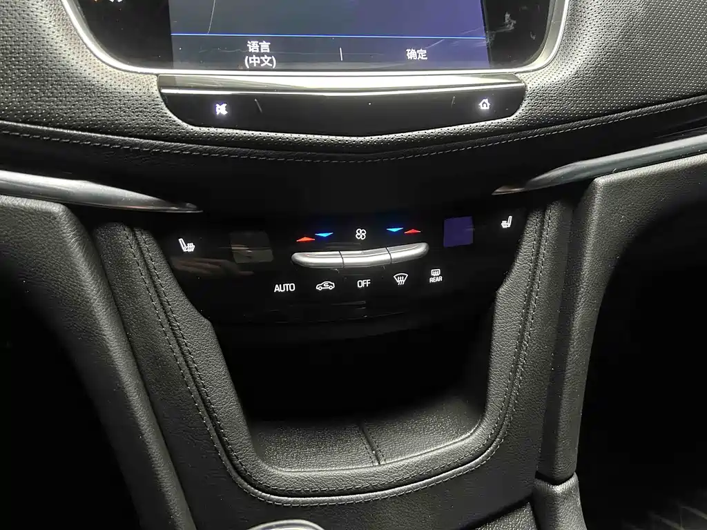 Cadillac XT5 2023 — фото 16