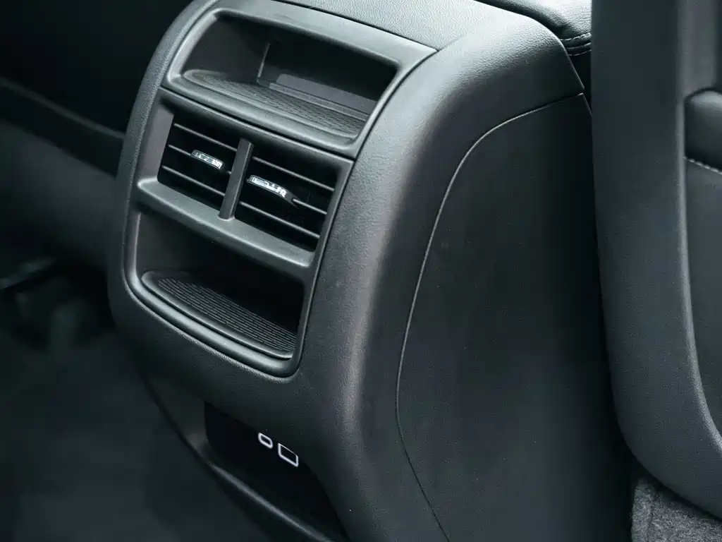 Cadillac XT5 2020 — фото 19