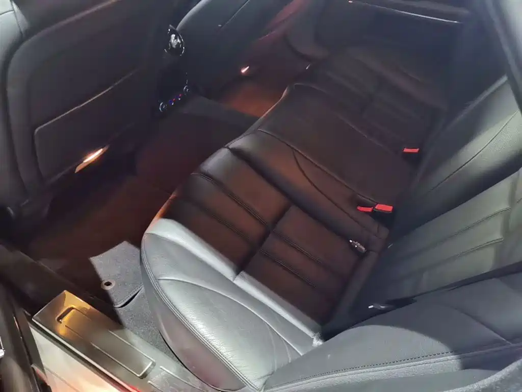Jaguar XJ 2019 — фото 17