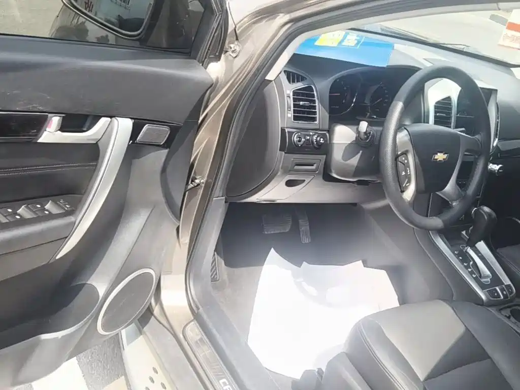 Chevrolet Captiva 2017 — фото 16