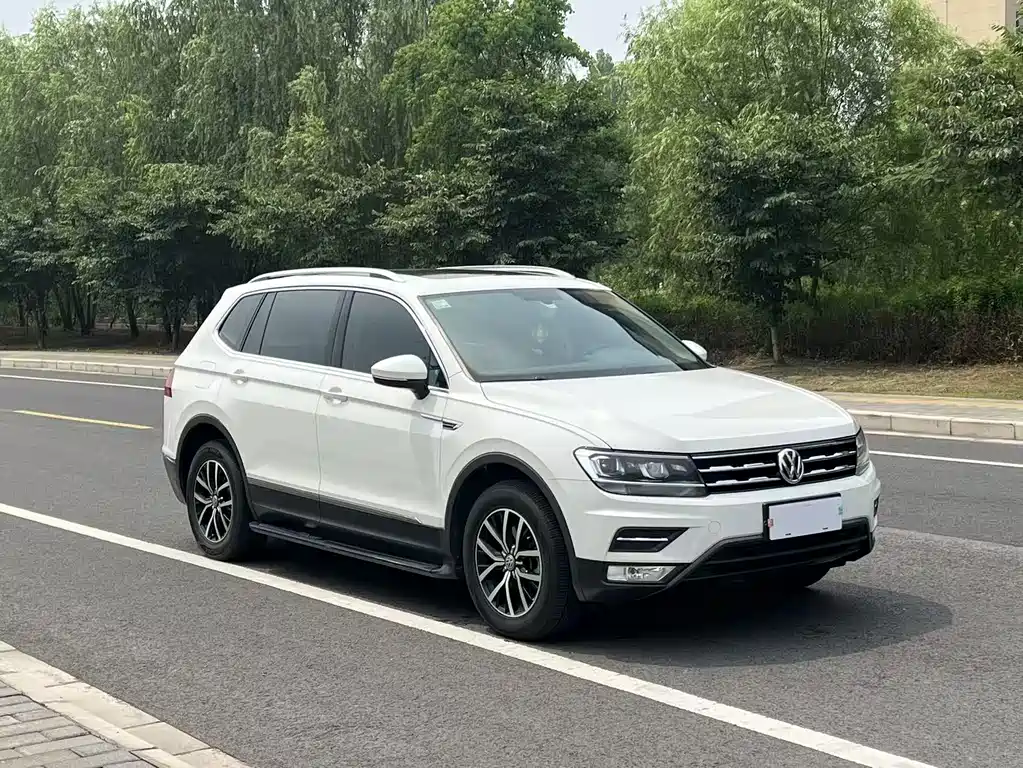 Volkswagen Tiguan L 2018 — фото 2