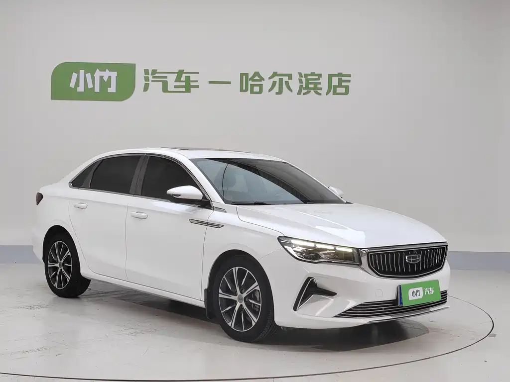 Geely Emgrand 2022