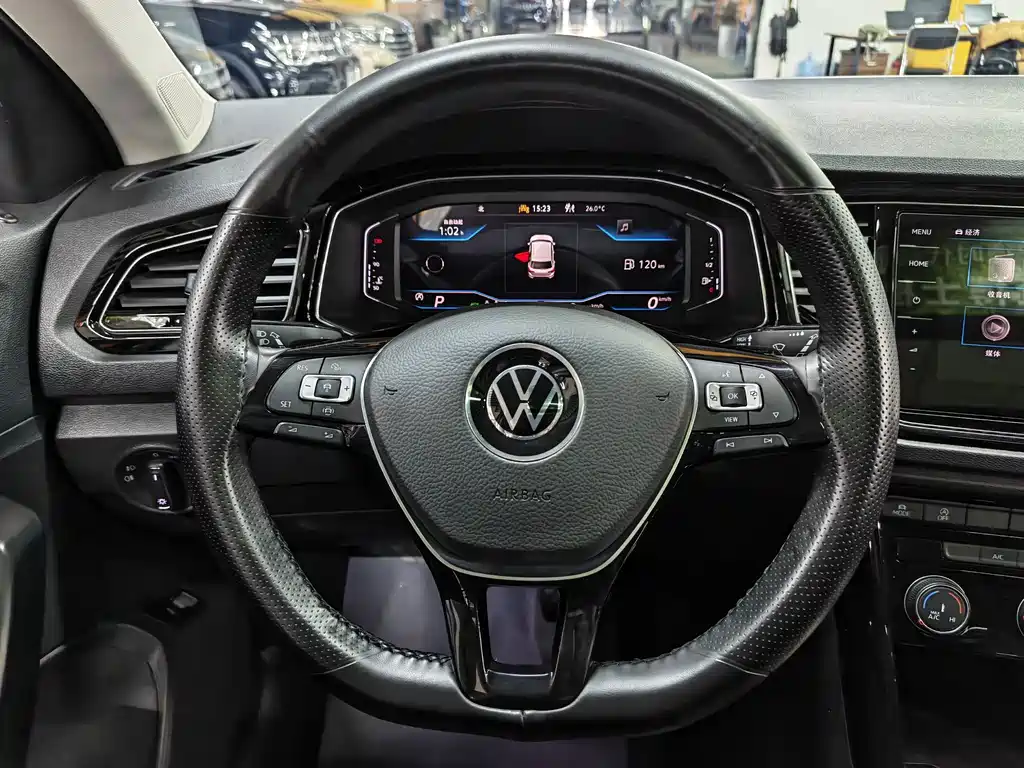 Volkswagen T-Roc 2022 — фото 13