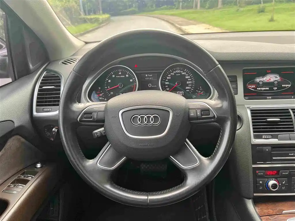 Audi Q7 2013 — фото 13