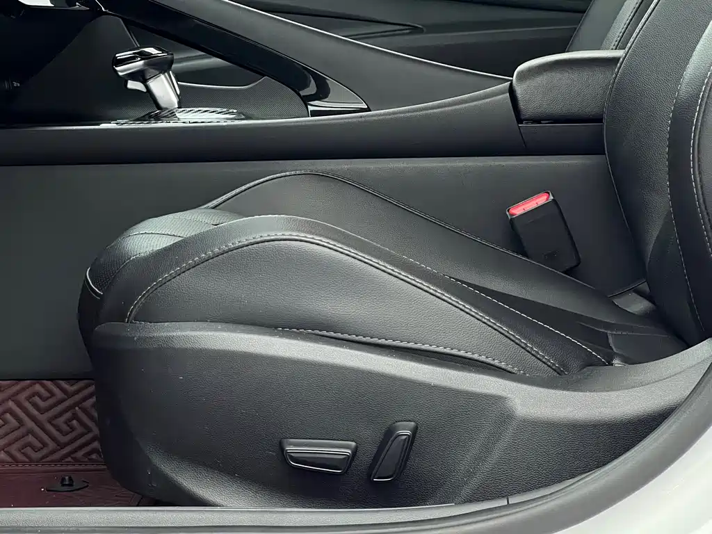 Hyundai Elantra 2022 — фото 20