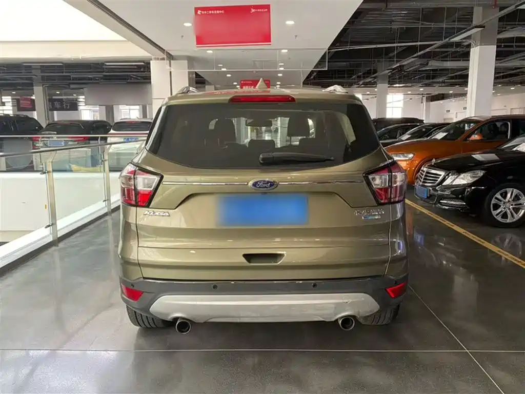 Ford Kuga 2017 — фото 24