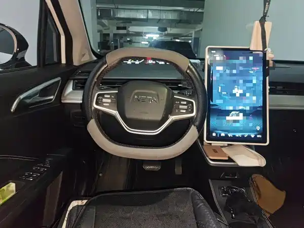 Neta V 2022