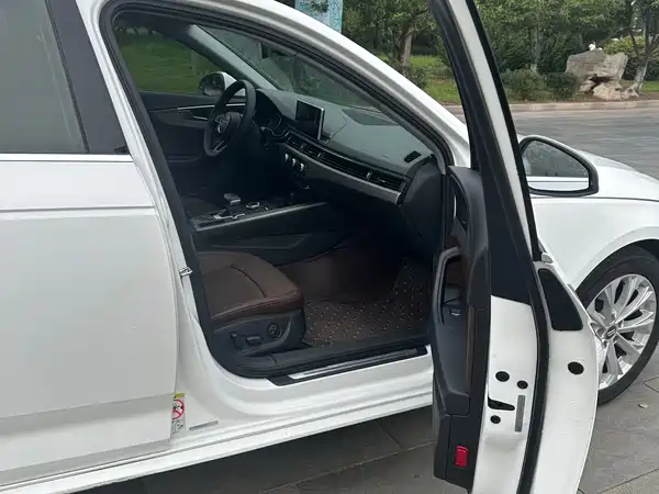 Audi A4L 2018