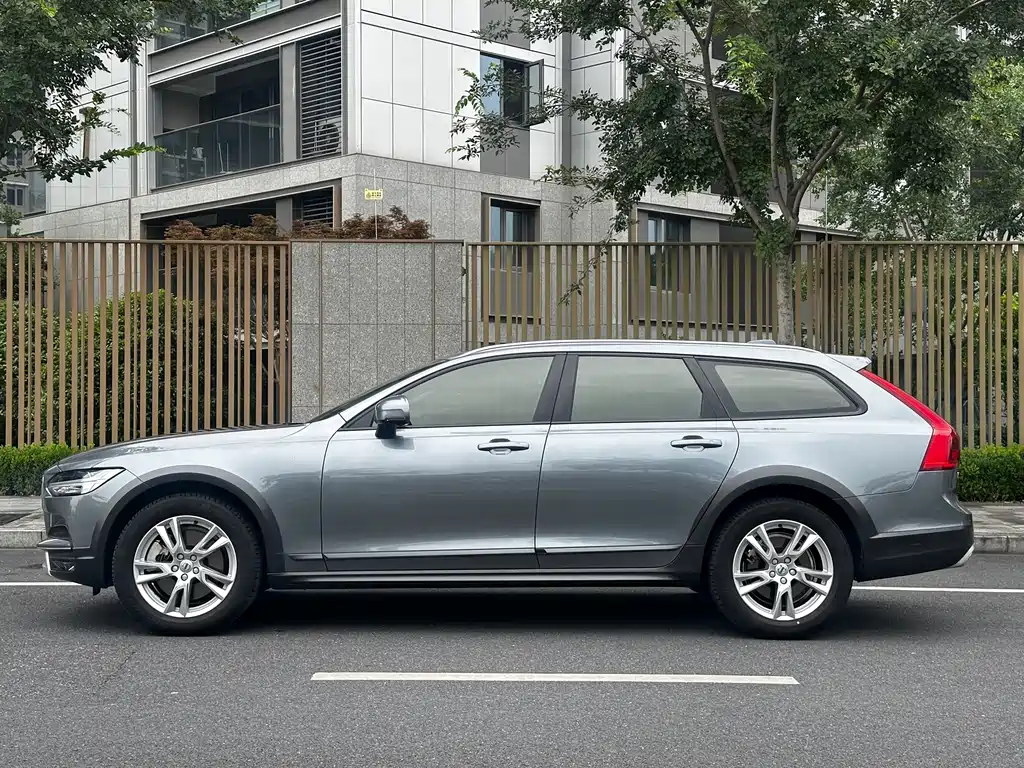 Volvo V90 2019 — фото 4