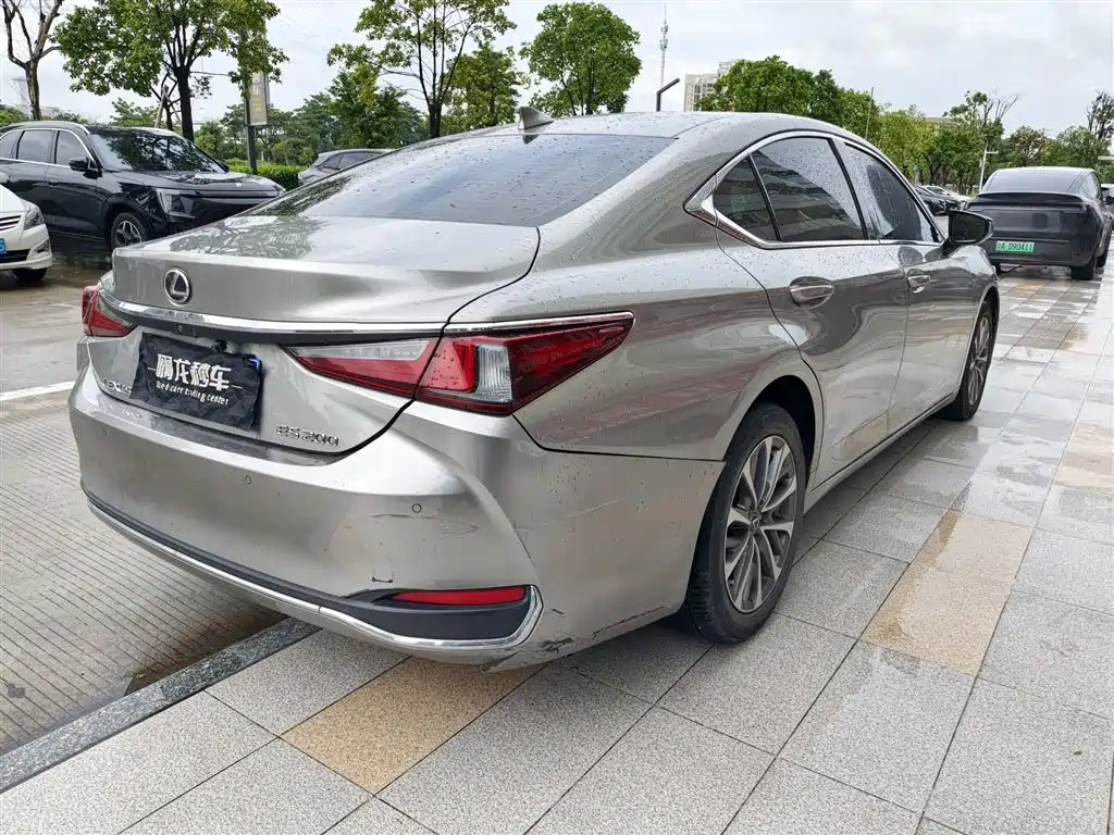Lexus ES 2023 — фото 8