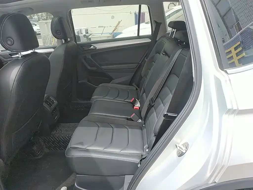 Volkswagen Tiguan L 2020 — фото 17