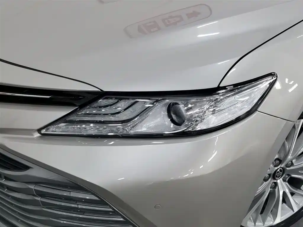 Toyota Camry 2020 — фото 7