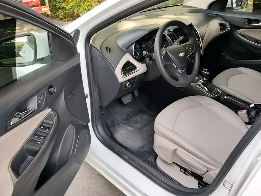 Chevrolet Cruze 2015 — фото 16