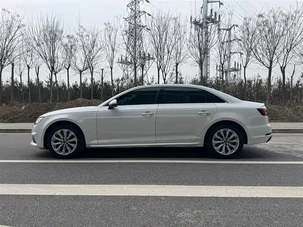 Audi A4L 2019