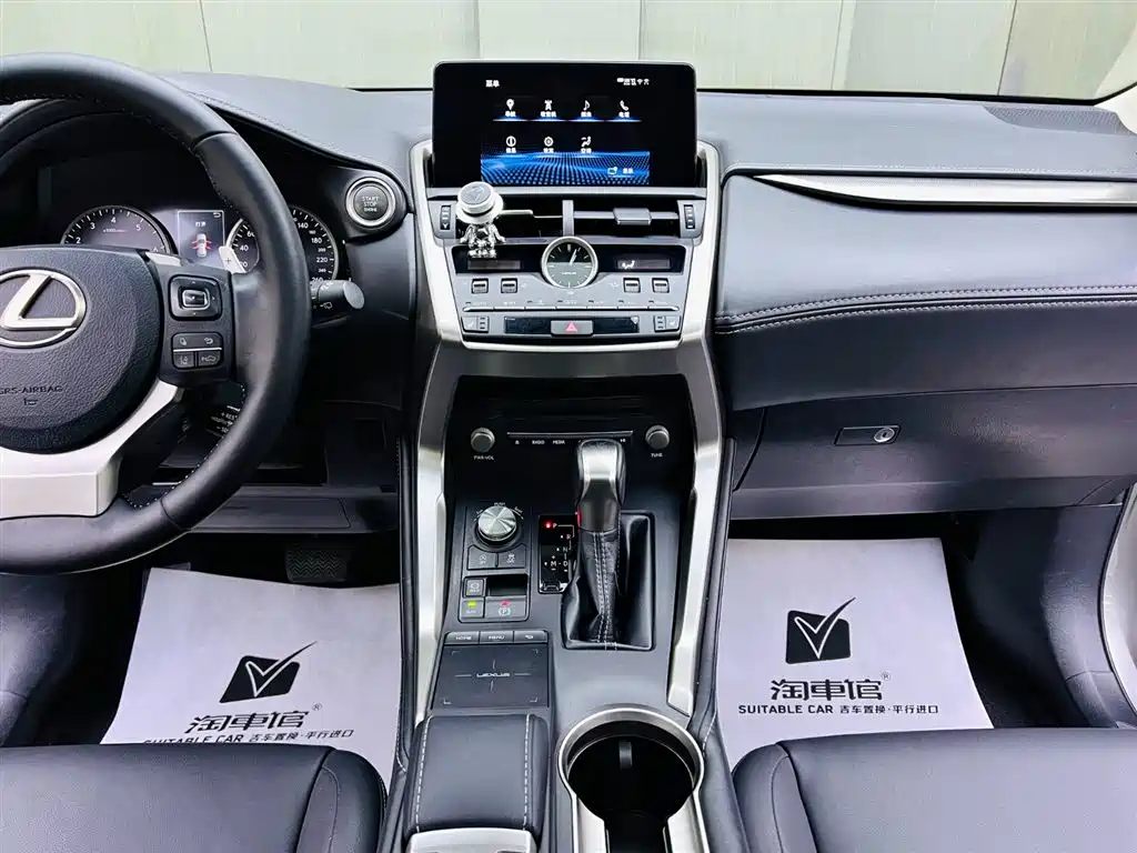 Lexus NX 2018 — фото 12