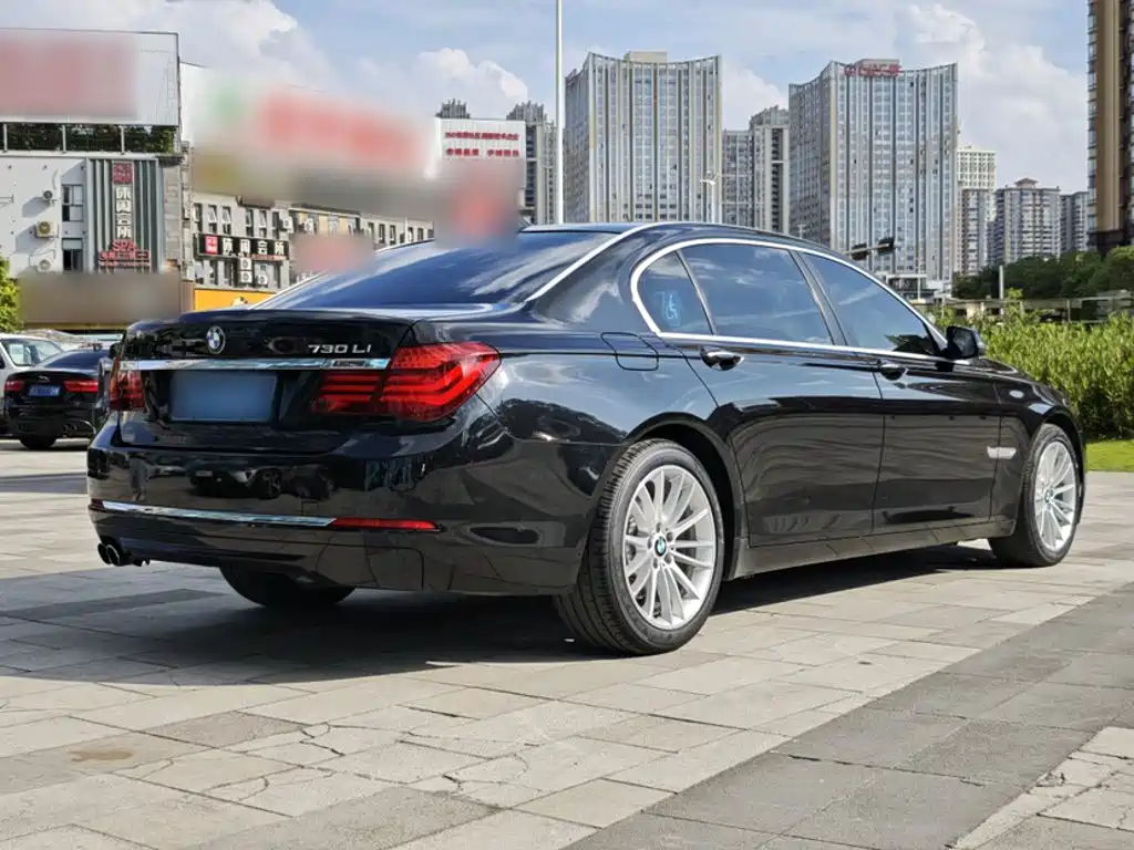 BMW 7 Series 2015 — фото 13