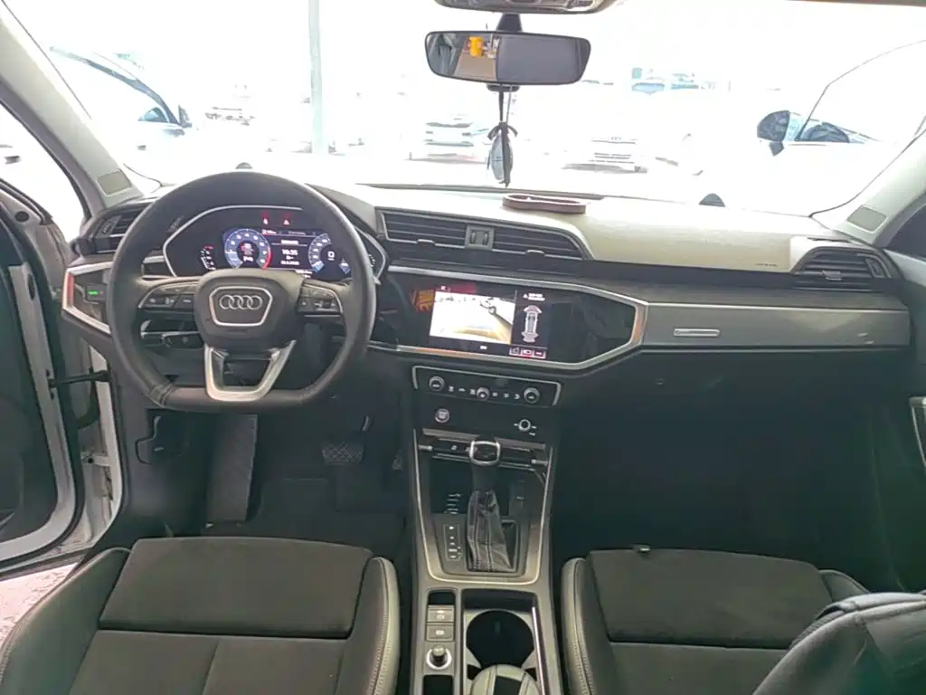 Audi Q3 2020 — фото 10