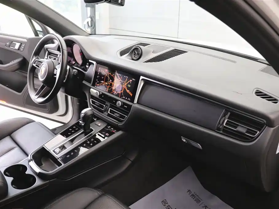 Porsche Macan 2022 — фото 21