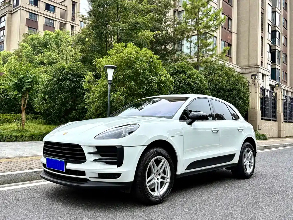 Porsche Macan 2020 — фото 1