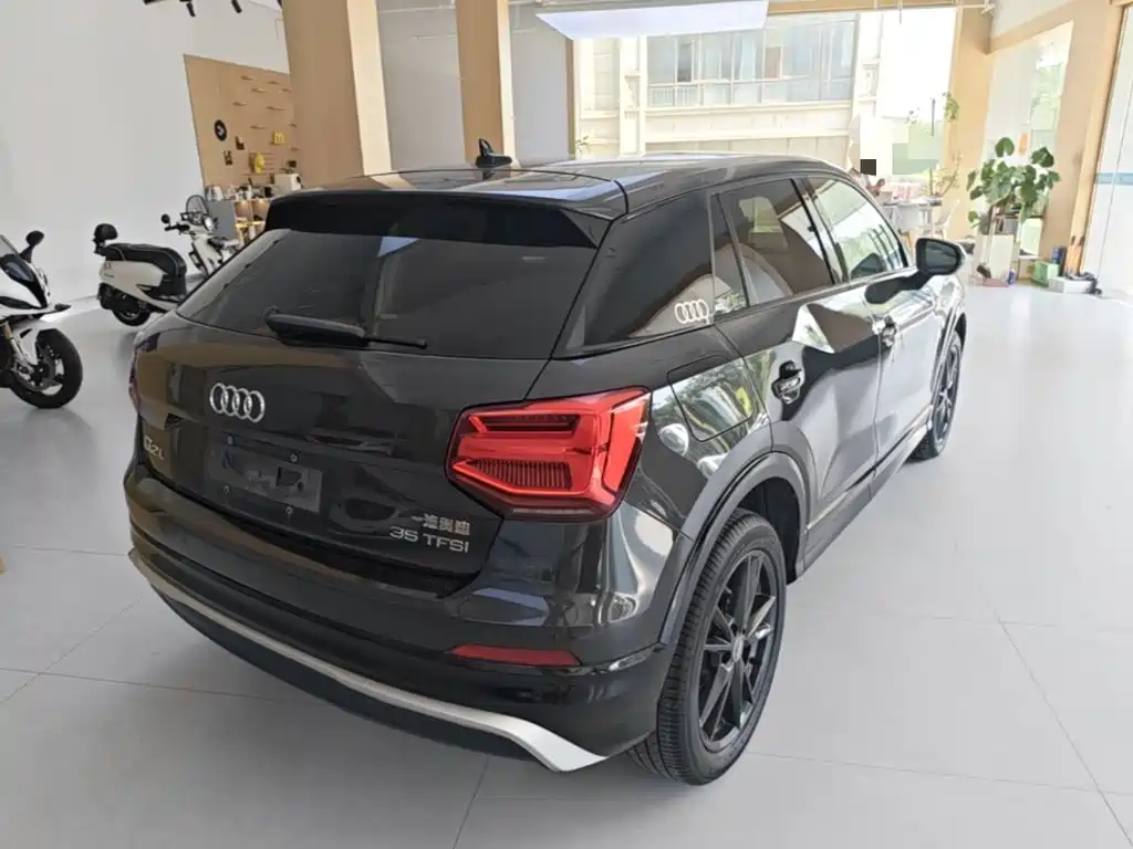Audi Q2L 2019 — фото 7
