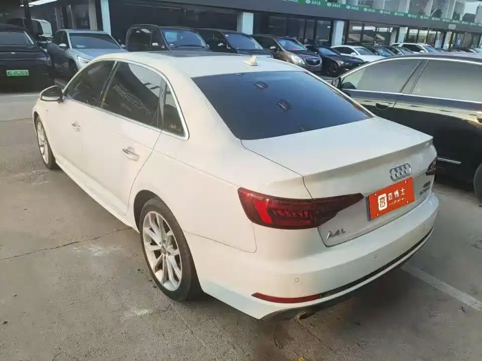 Audi A4L 2018
