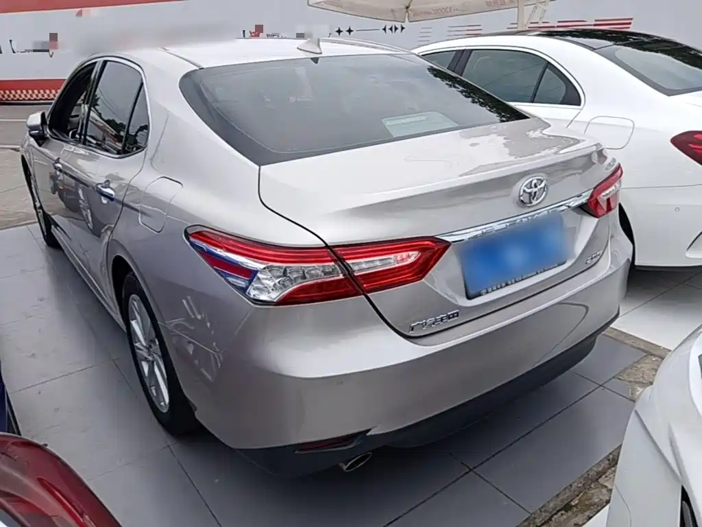 Toyota Camry 2022 — фото 5