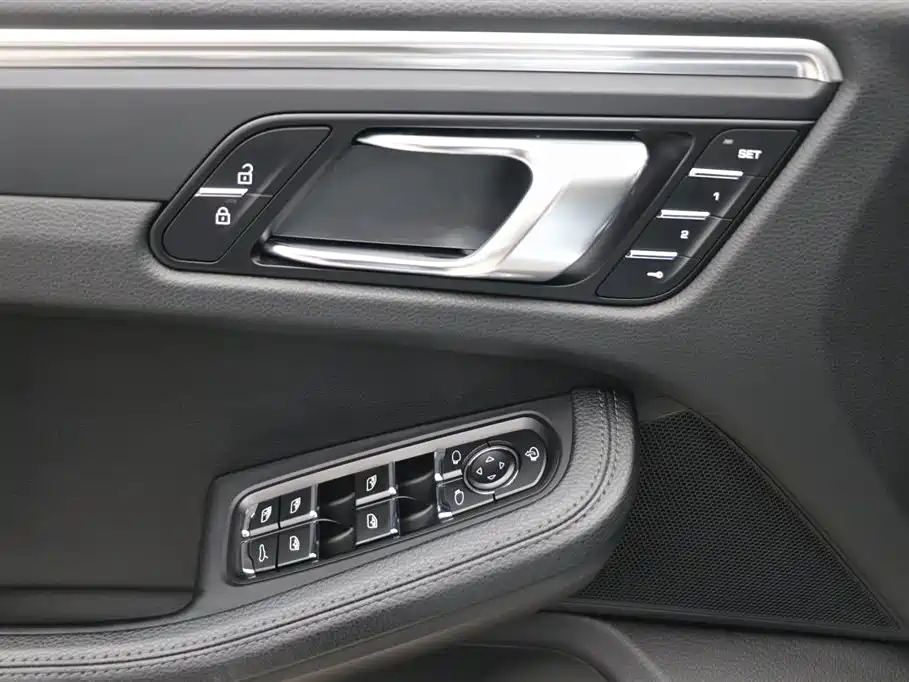 Porsche Macan 2022 — фото 11
