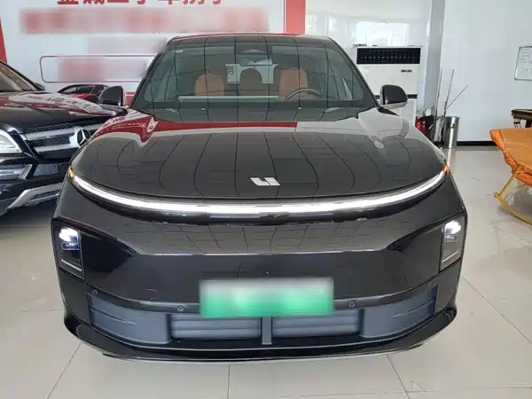 Li Auto L6 2025
