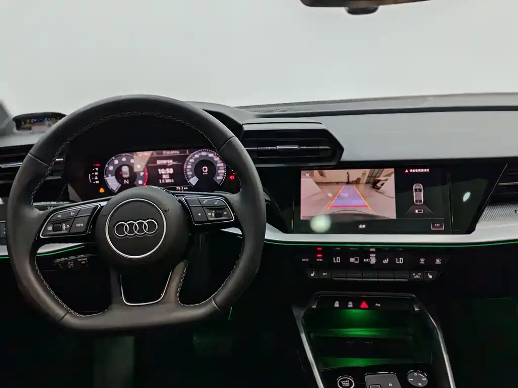 Audi A3 2023 — фото 11
