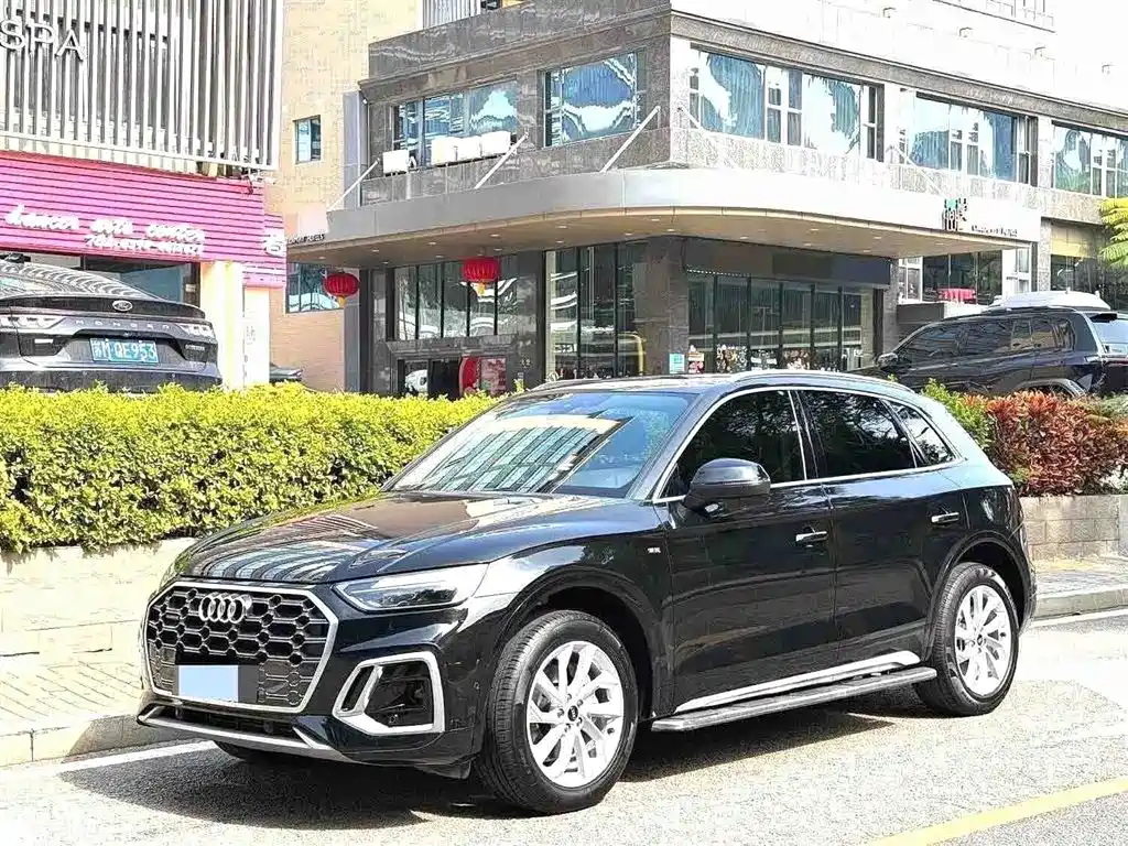 Audi Q5L 2023 — фото 1