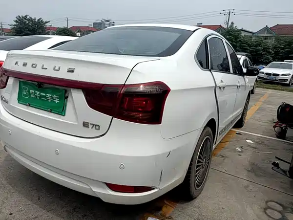 Dongfeng E70 2022