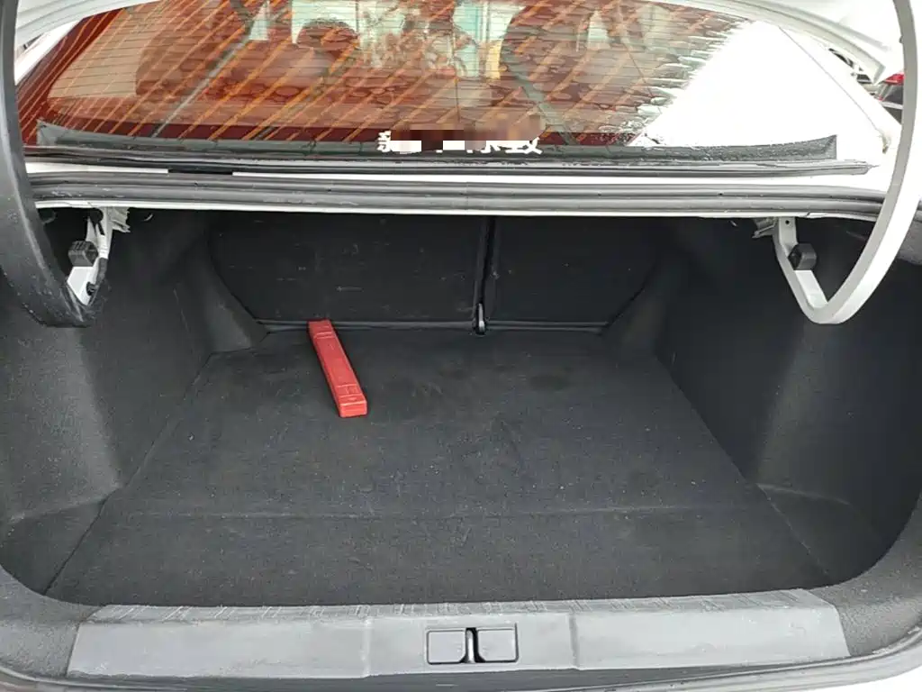 Peugeot 408 2014 — фото 19