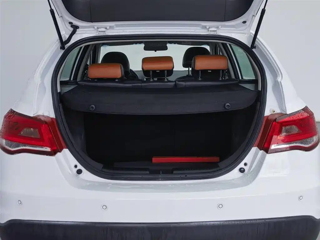 Geely Emgrand 2016 — фото 16