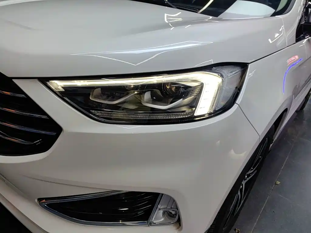 Ford Edge 2020 — фото 18