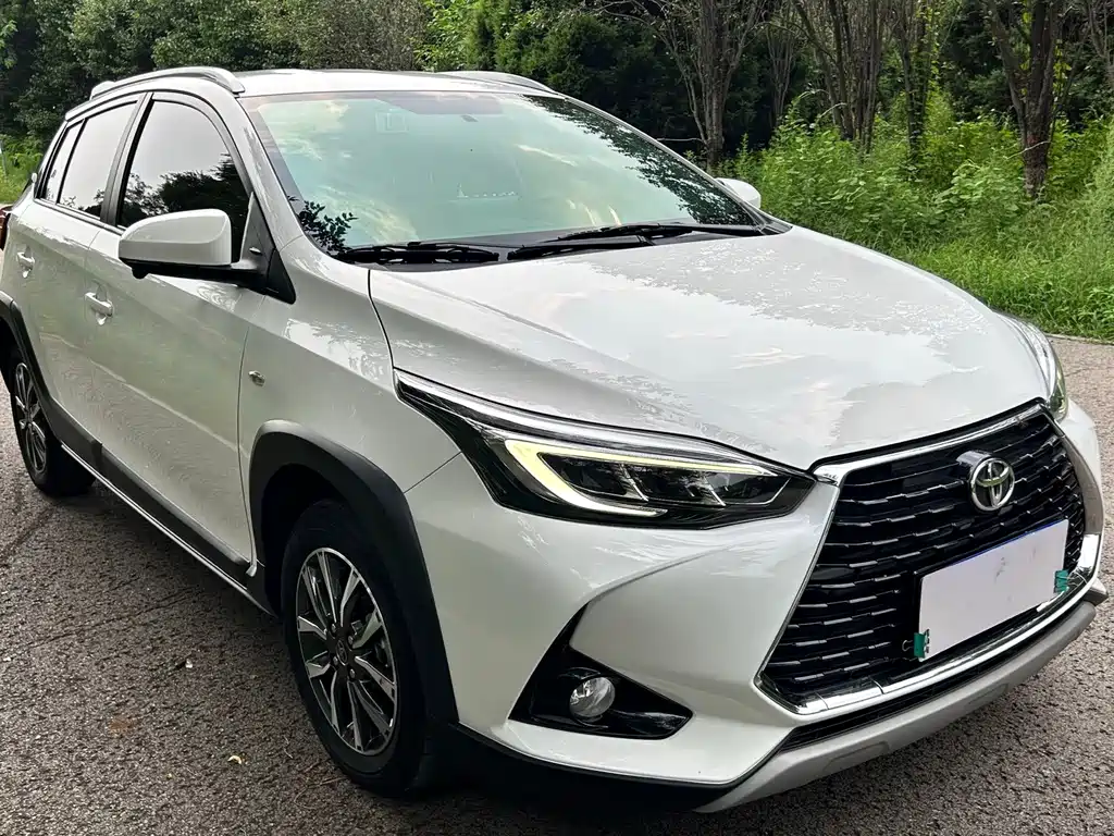 Toyota Yaris L 2023