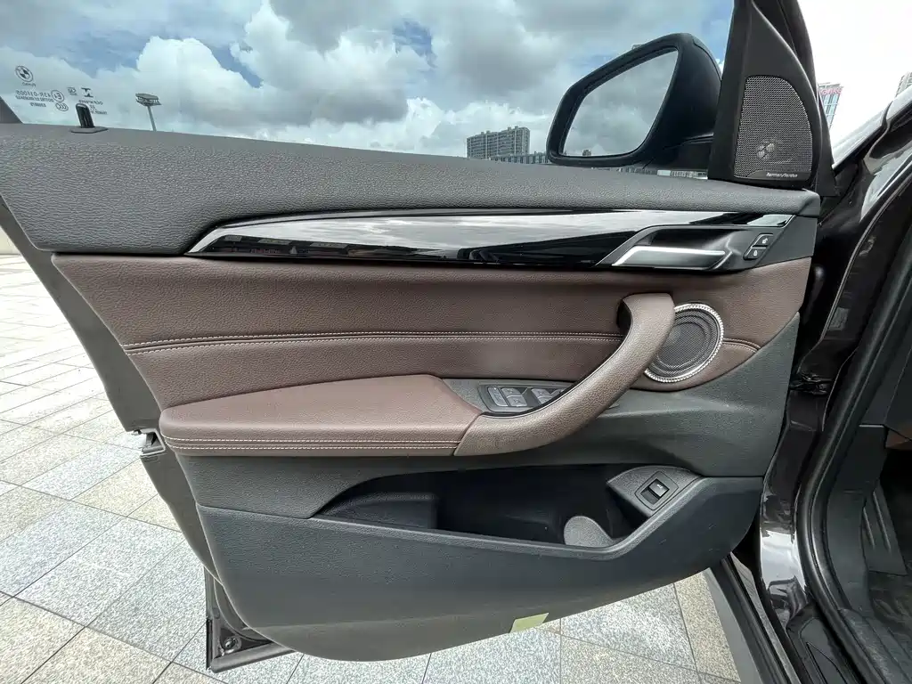 BMW X1 2022 — фото 11
