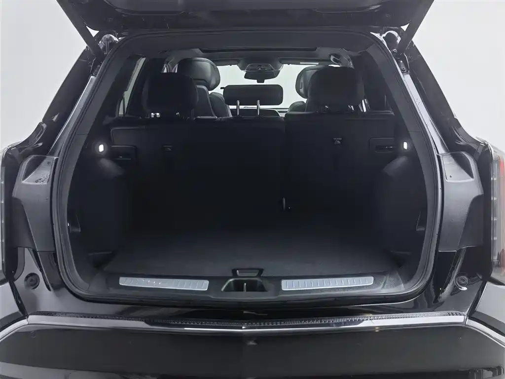 Cadillac XT5 2024 — фото 16