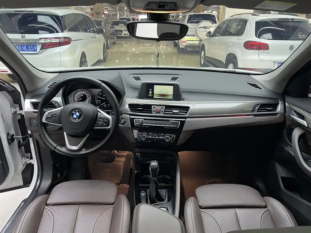 BMW X1 2018 — фото 12