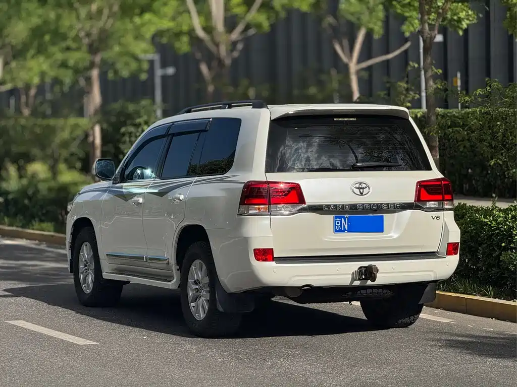 Toyota Land Cruiser 2016 — фото 4
