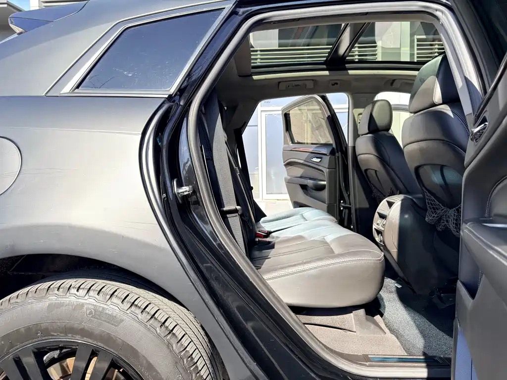 Cadillac SRX 2016 — фото 9