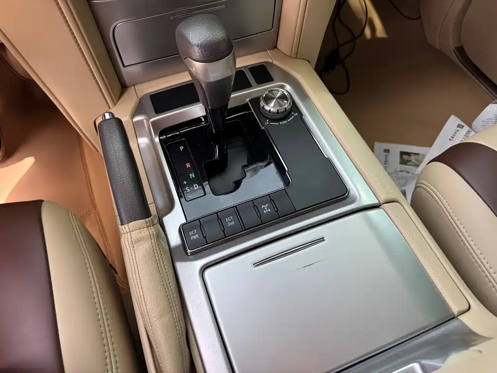 Toyota Land Cruiser 2016 — фото 15