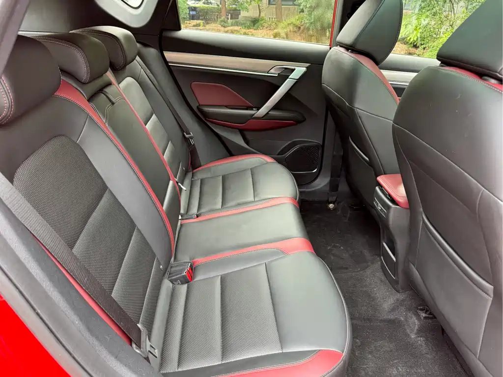 Geely Binyue 2019 — фото 14