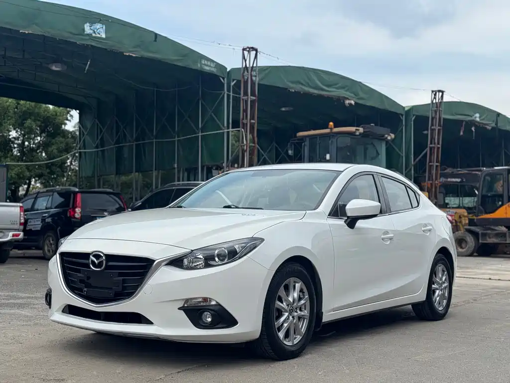 Mazda 3 Axela 2015