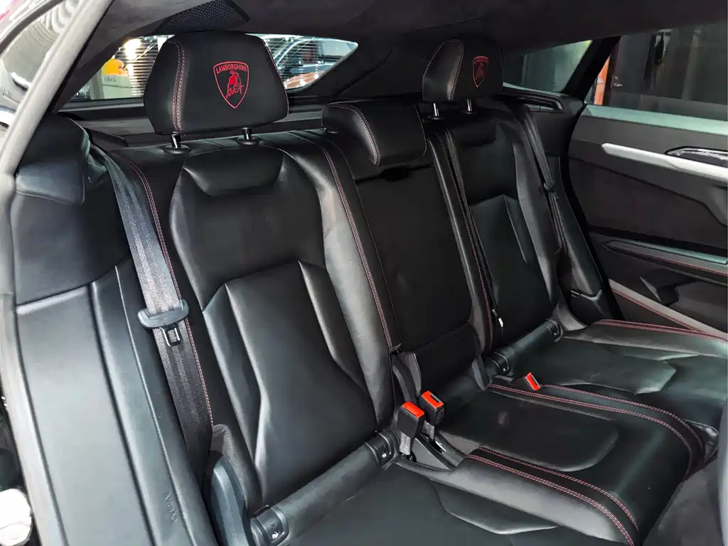 Lamborghini Urus 2020 — фото 20