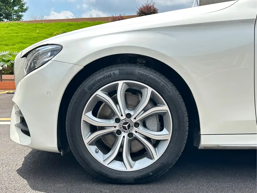 Mercedes-Benz E-Class 2020 — фото 21