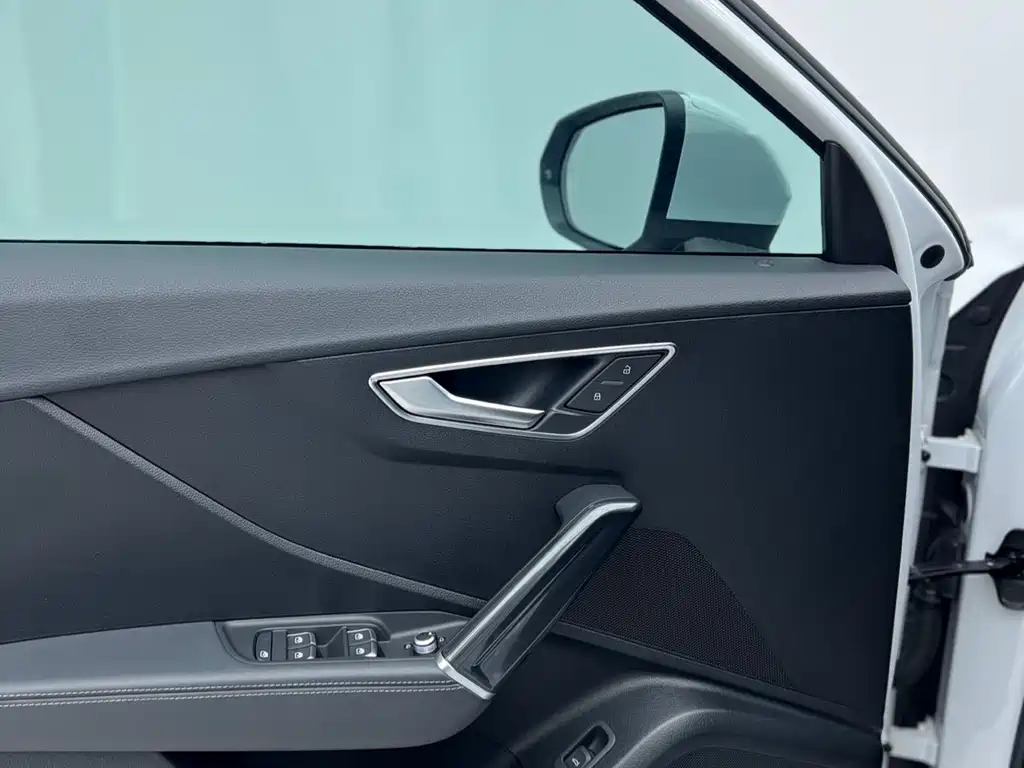 Audi Q2L 2023 — фото 13