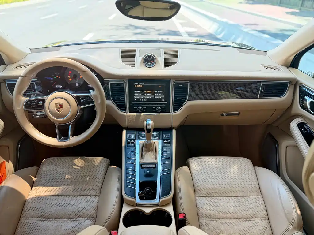 Porsche Macan 2015 — фото 11