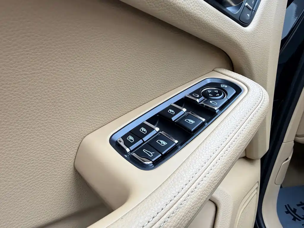 Porsche Macan 2016 — фото 11